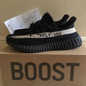 YEEZY BOOST 350 V2